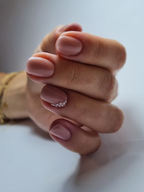 Intretinere unghii tehnice