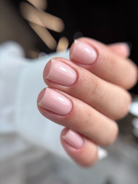 Manichiura spa si dry - aplicare oja semipermanenta made by Diana Iașcău - from Stailer