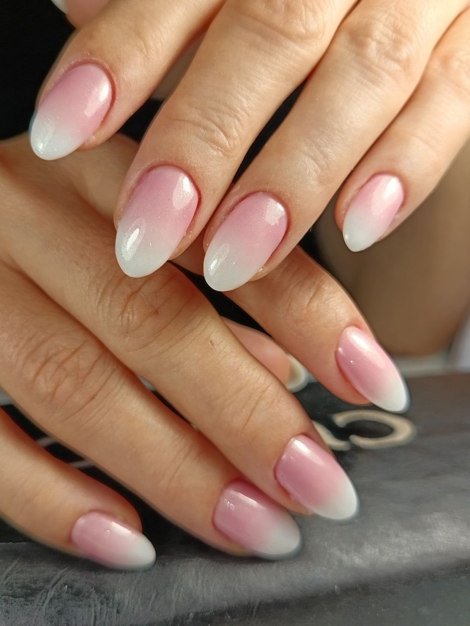 Manichiura cu gel pe unghie naturala made by Alina  Buraga  - from Stailer