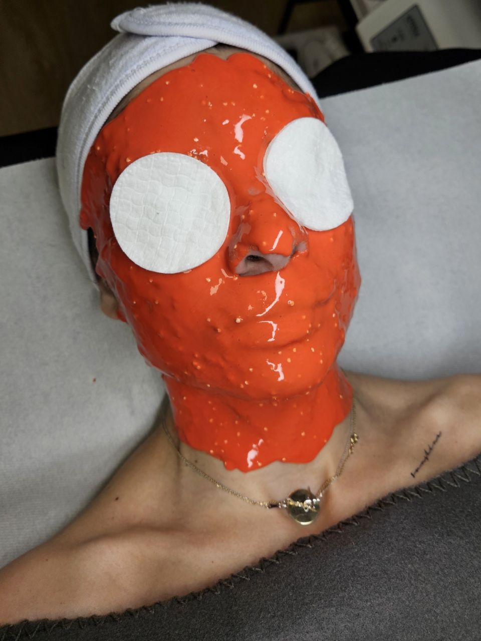 Tratament facial made by Loredana T - from Stailer