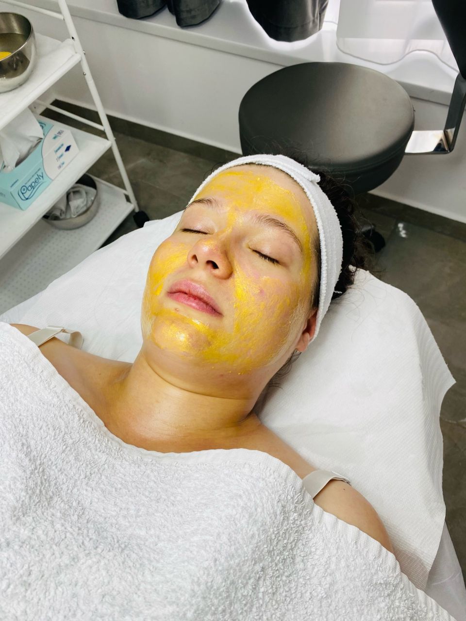 Tratament facial - Intretinere made by Irina Man - from Stailer