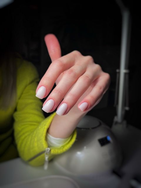 Manichiura cu oja semipermanenta