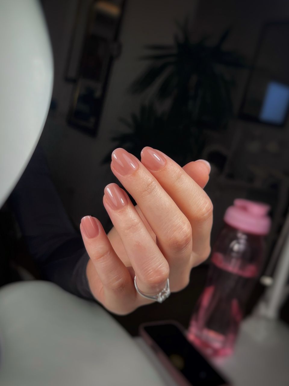 Manichiura cu oja semipermanenta made by Adina Gradinaru - from Stailer