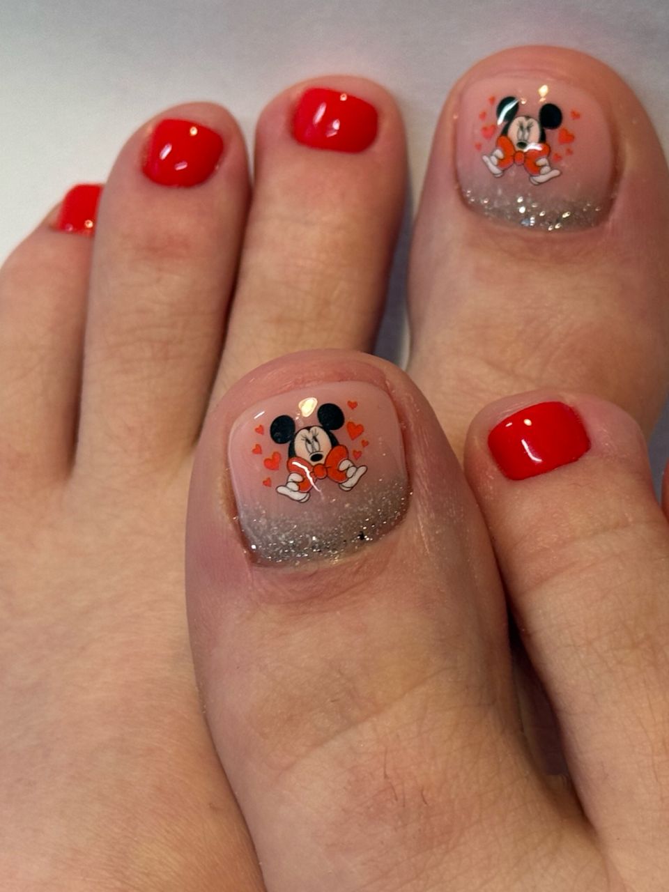 Pachet pedichiura - igienizarea unghiilor si oja semipermanenta made by Denisa Maria Mocean - from Stailer Pachet pedichiura - igienizarea unghiilor si oja semipermanenta made by Denisa Maria Mocean - from Stailer