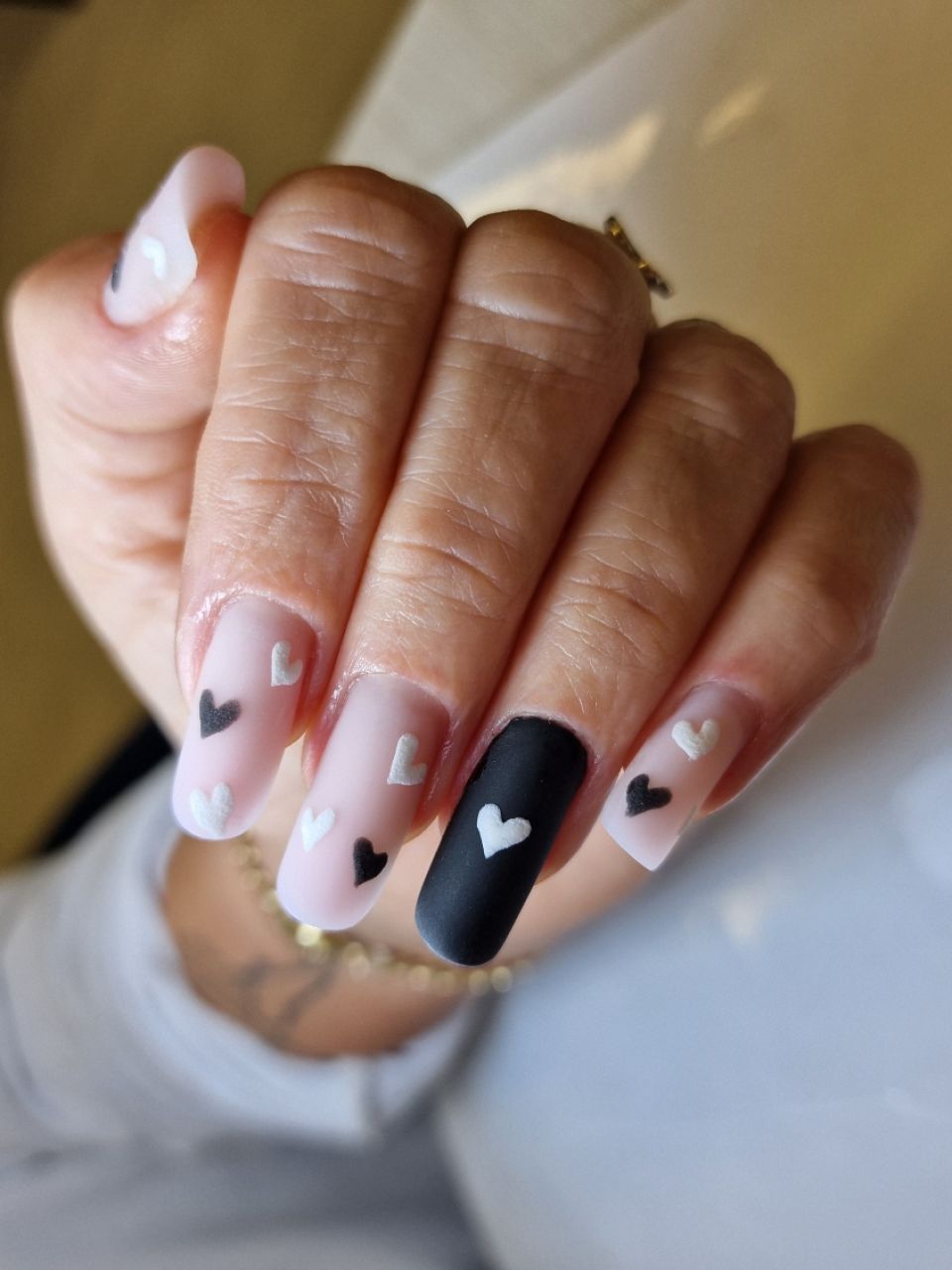 Manichiura constructie cu gel - marimea 3-4 made by Andreea Biru - from Stailer