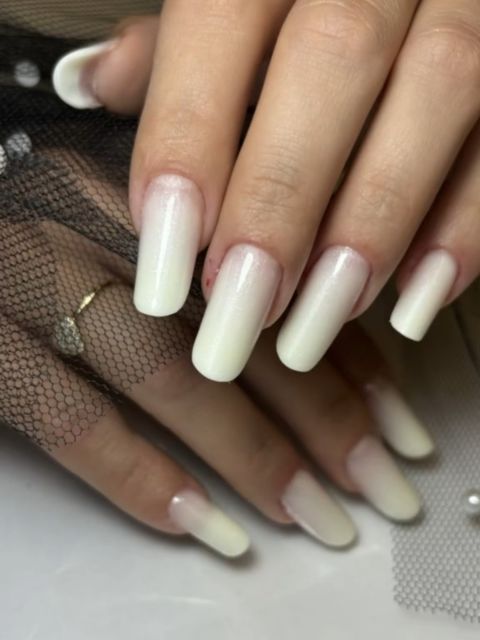 Manichiura constructie cu gel - marimea 3-4 made by Andreea Biru - from Stailer