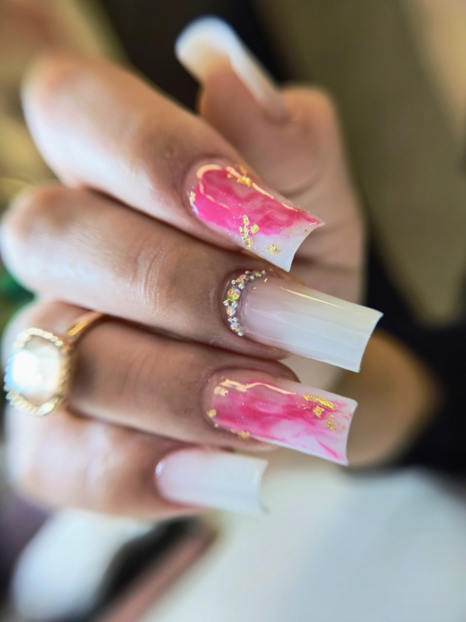 Manichiura constructie unghii cu gel made by Andreea Biru - from Stailer