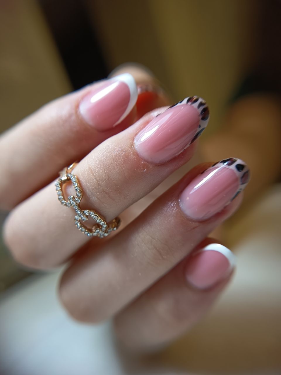 Manichiura constructie unghii cu gel made by Andreea Biru - from Stailer