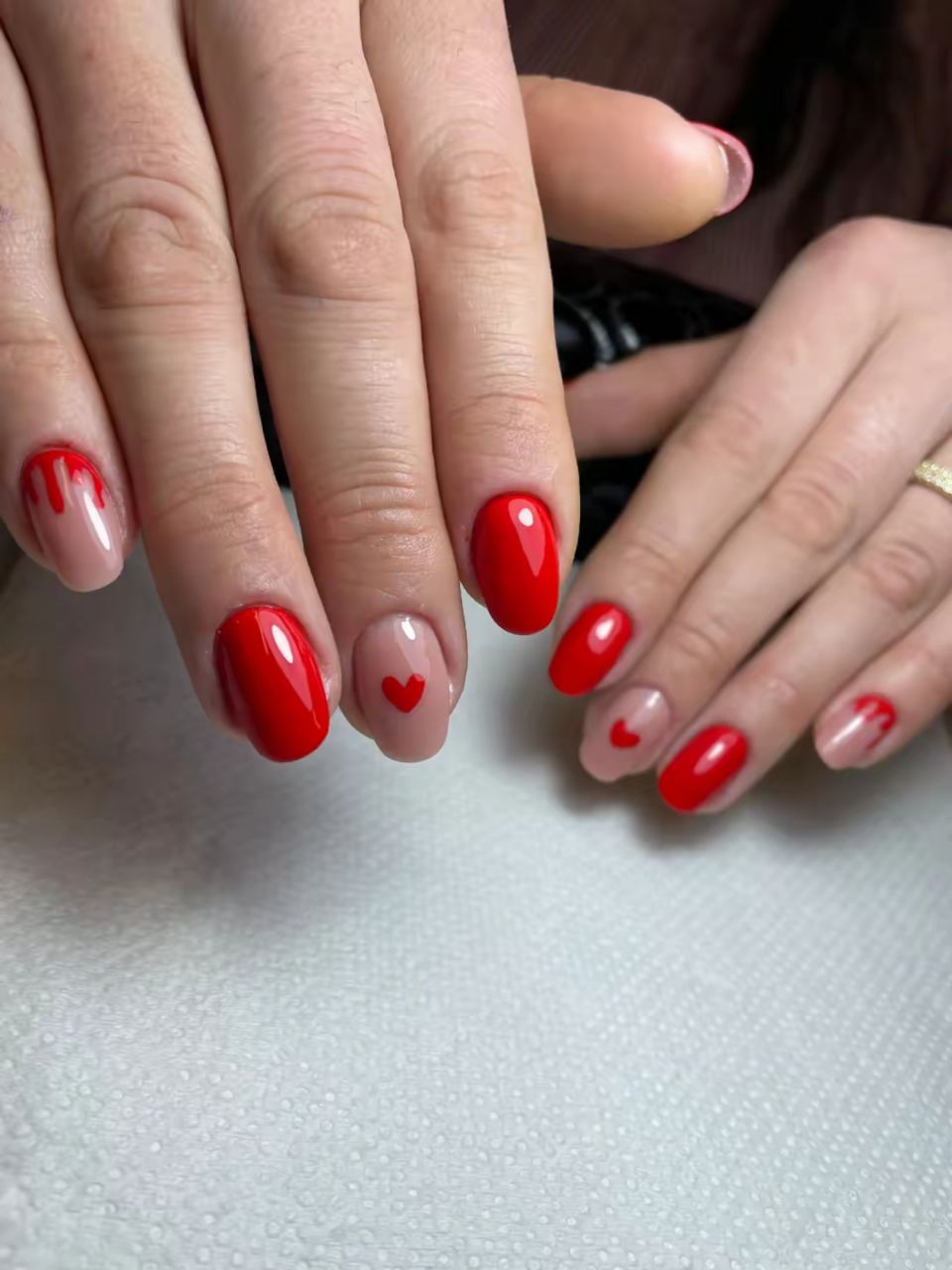 Manichiura cu gel pe unghie naturala made by Andreea Biru - from Stailer