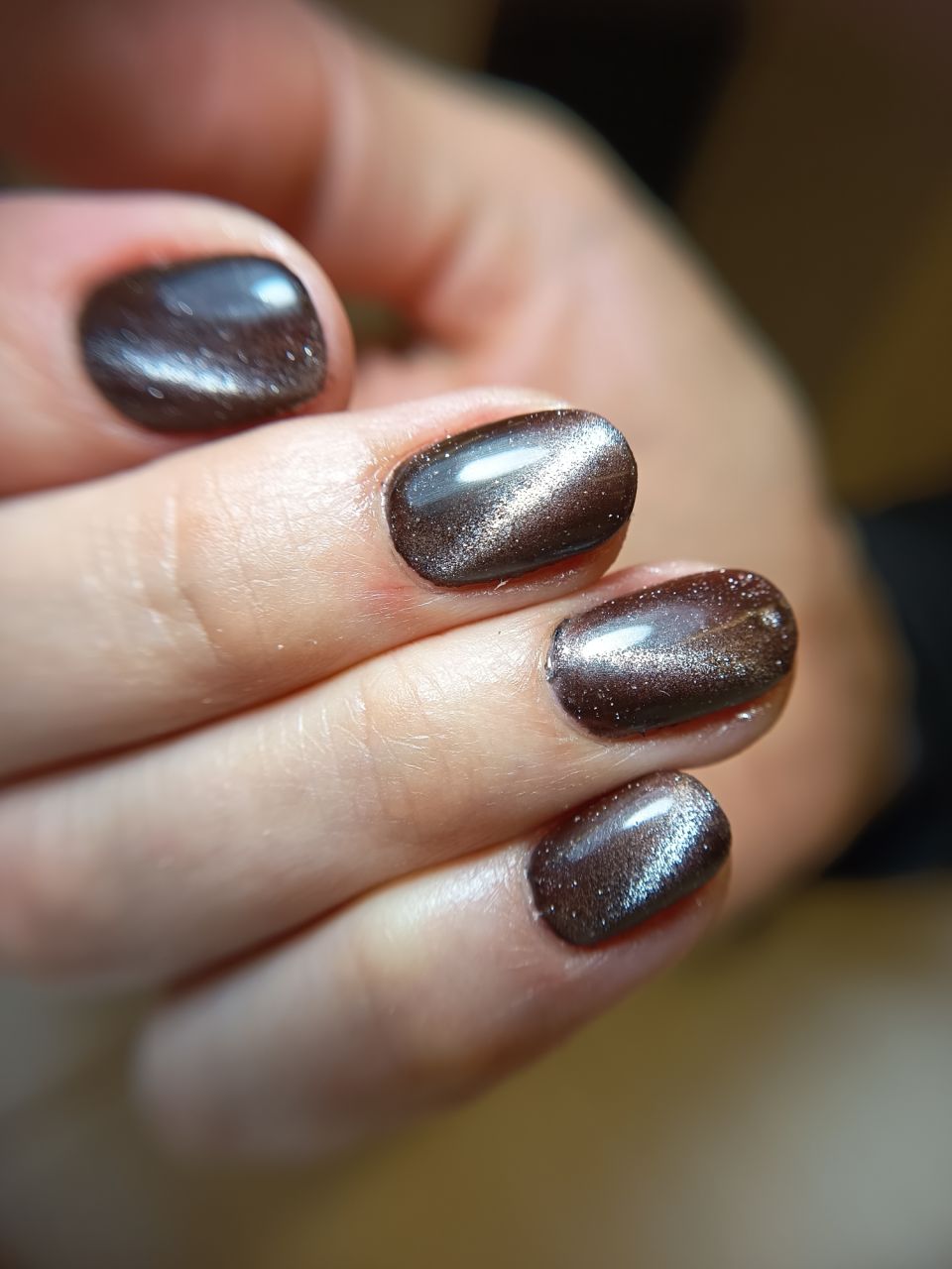 Manichiura cu oja semipermanenta made by Andreea Biru - from Stailer