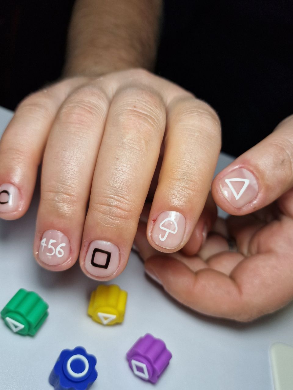 Manichiura cu oja semipermanenta made by Andreea Biru - from Stailer