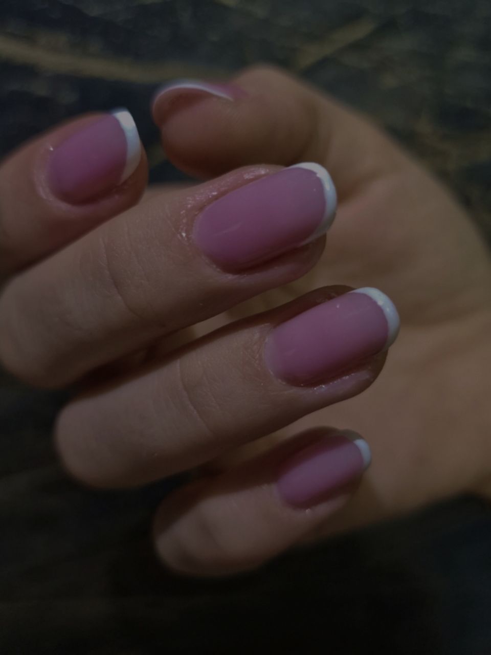 Manichiura cu oja semipermanenta made by Andreea Biru - from Stailer