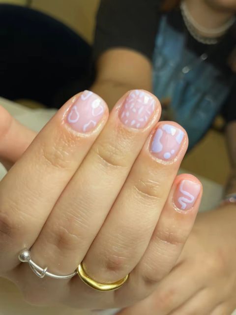 Manichiura cu oja semipermanenta made by Andreea Biru - from Stailer