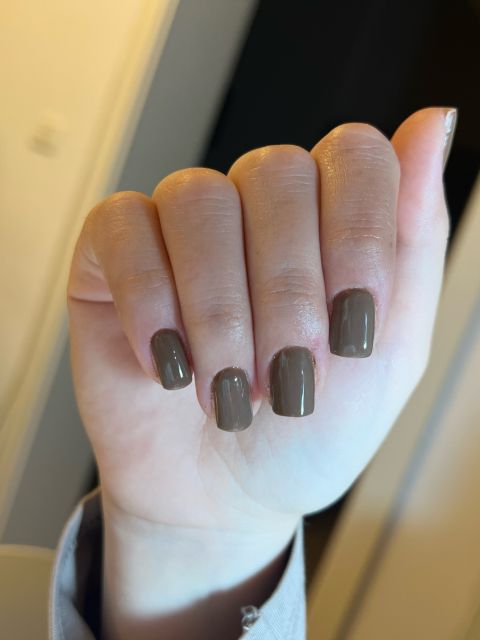 Manichiura cu oja semipermanenta made by Anamaria Ciure - from Stailer