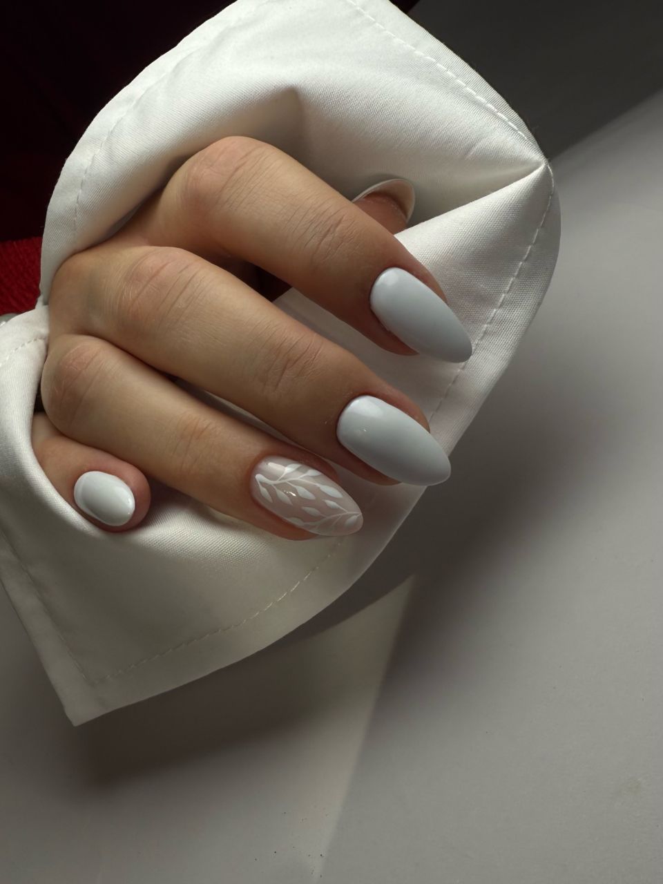 Manichiura semipermanenta cu apex made by Cristiana Mitroi - from Stailer