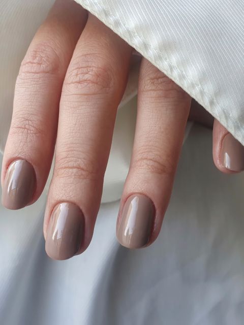 Manichiura cu oja semipermanenta