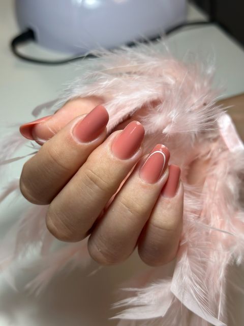 Manichiura cu gel tipsuri reutilizabile made by Daniela Tuncal - from Stailer