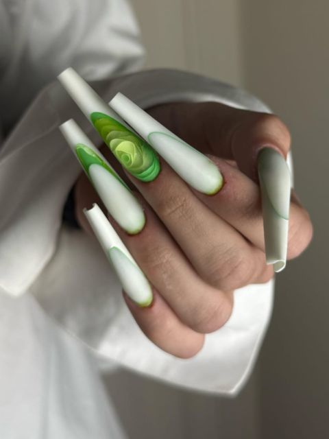 Constructie pe sablon unghii lungi mai mare de 7