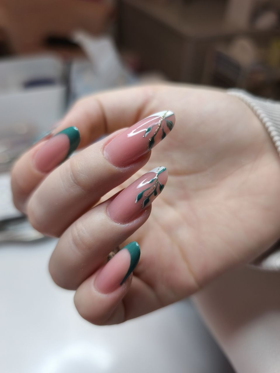 Manichiura constructie unghii cu gel - Slim made by Cristina  Matei - from Stailer