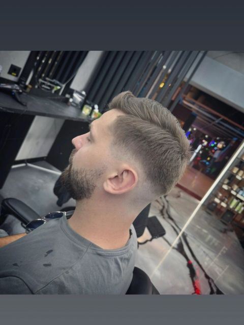 Pachet tuns skin fade made by Alex Abrudan  - from Stailer