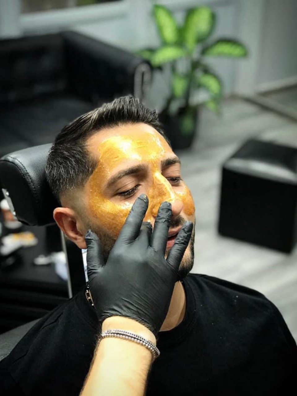 Tratament facial made by Wolf    - from Stailer