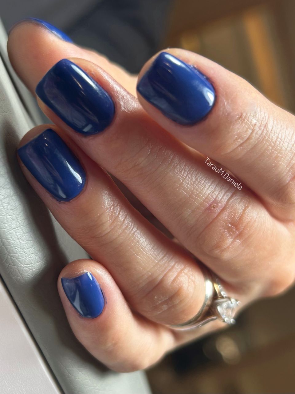 Manichiura cu oja semipermanenta made by Daniela Tarau - from Stailer