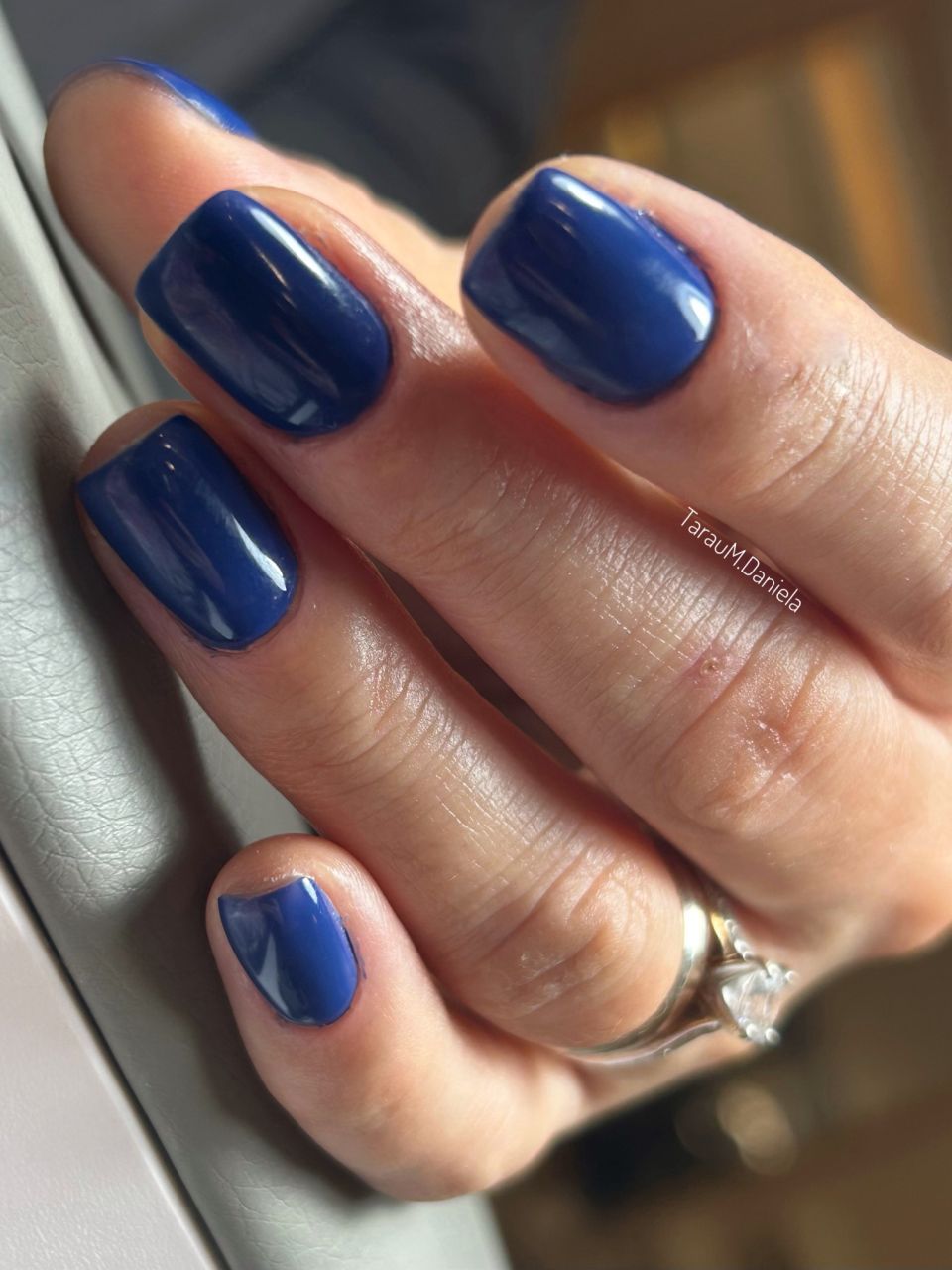 Manichiura cu oja semipermanenta made by Daniela Tarau - from Stailer