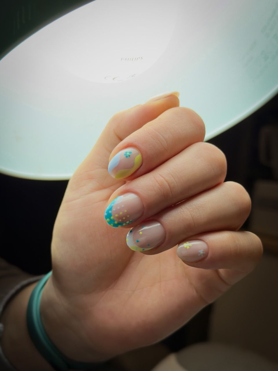 Manichiura cu gel pe unghie naturala made by Daniela Florentina - from Stailer