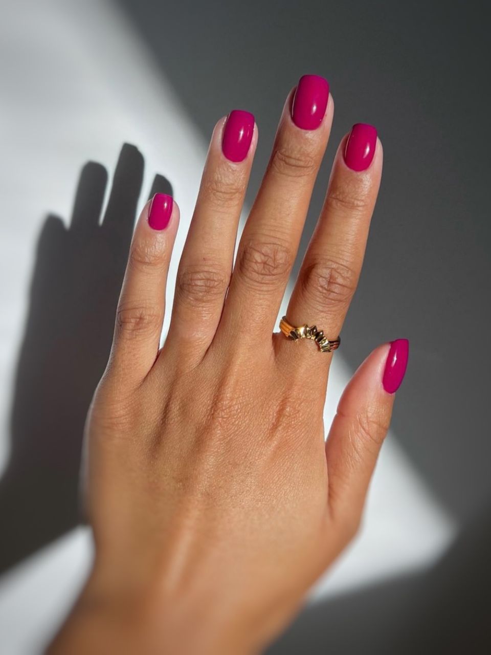 Manichiura cu oja semipermanenta made by Alexandra Cocerjuc - from Stailer