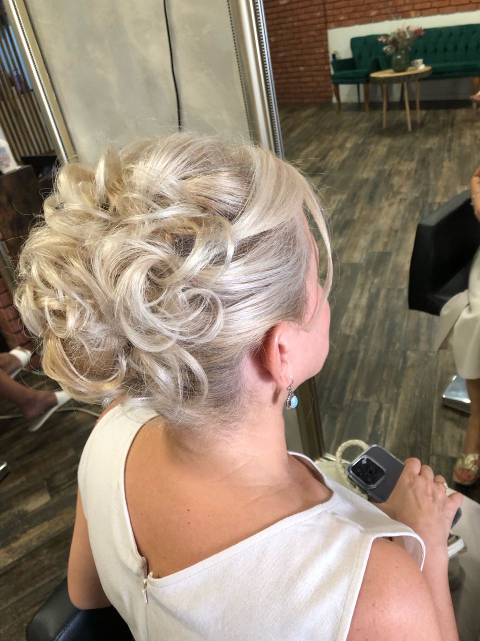 Coafat de ocazie made by Laura Gheorghe - from Stailer