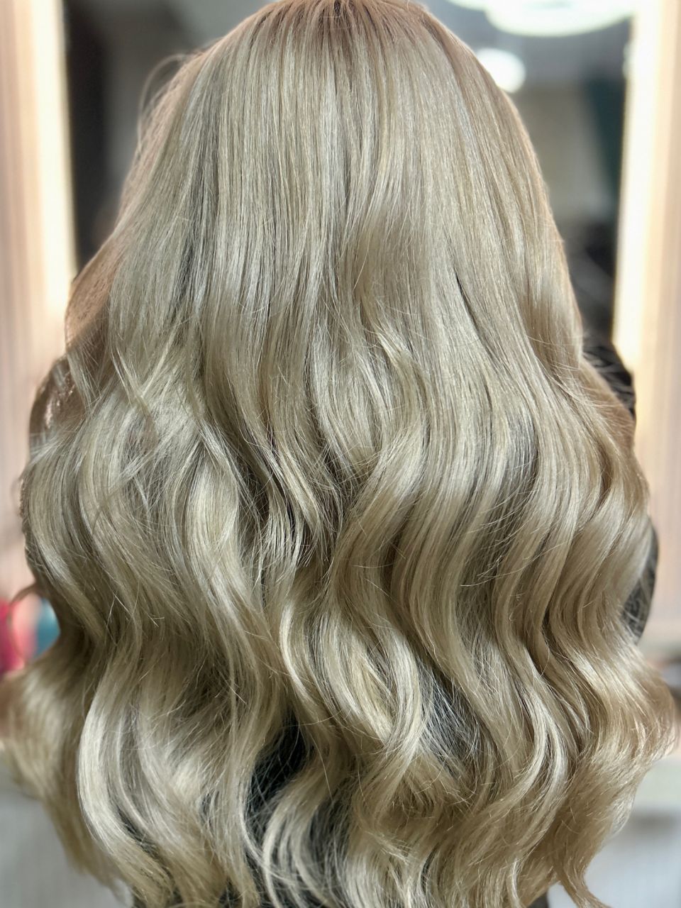 Vopsit balayage made by Marinela Lazar - from Stailer