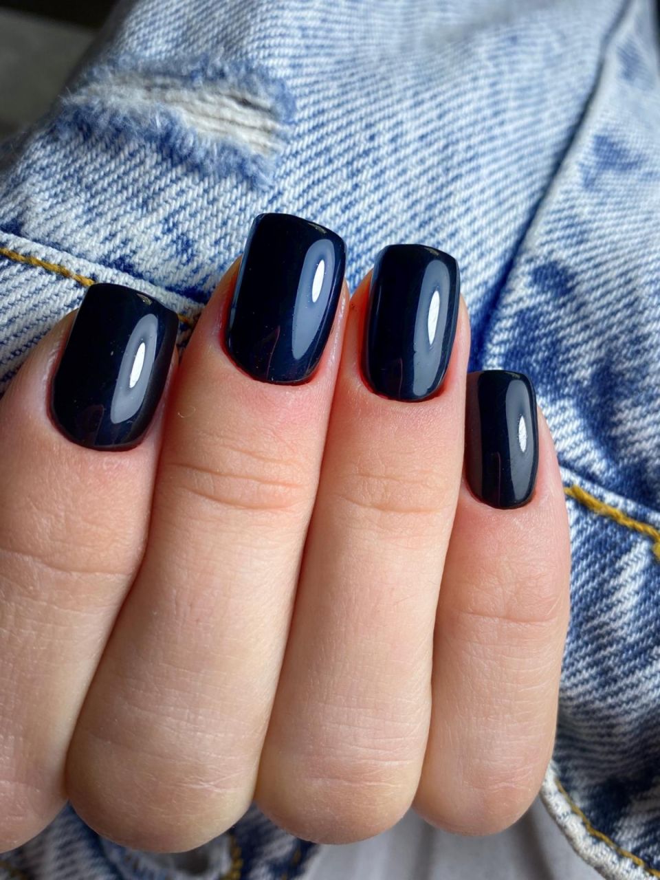 Manichiura cu oja semipermanenta - Apex made by Marina Rosu - from Stailer