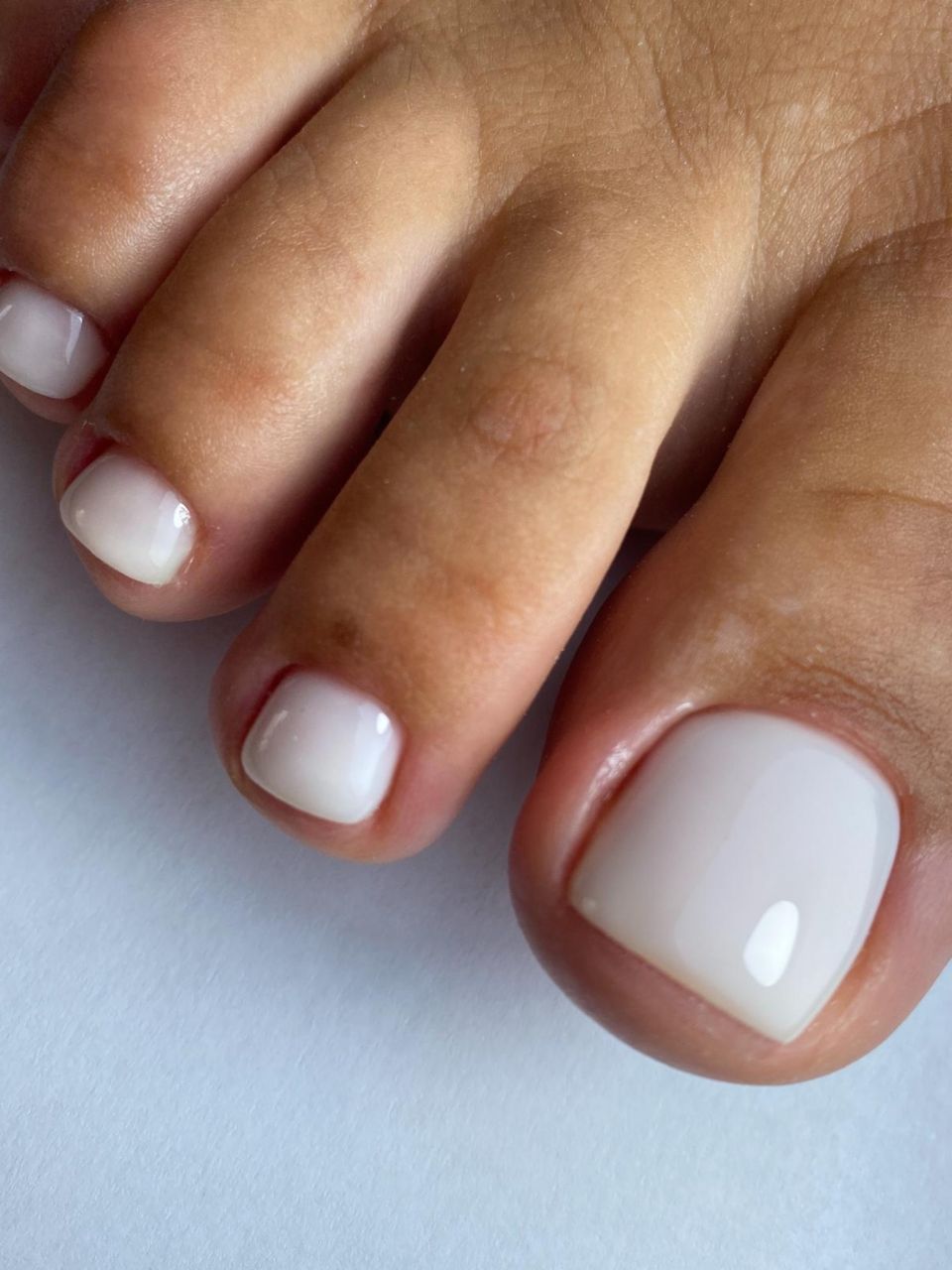 Pedichiura cu oja semipermanenta made by Marina Rosu - from Stailer