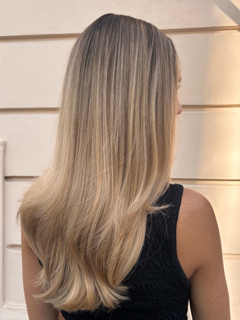 Balayage regrowth made by Stefania Ardelean - from Stailer