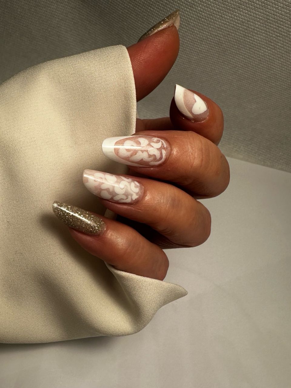Manichiura constructie unghii cu gel – marime L made by Eva Silagyi - from Stailer Manichiura constructie unghii cu gel – marime L made by Eva Silagyi - from Stailer