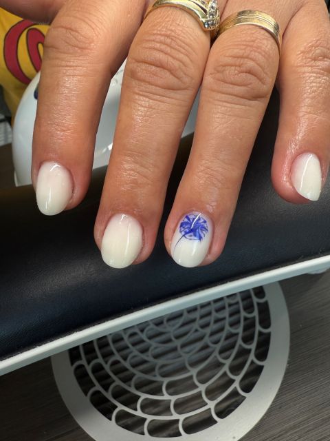 Manichiura constructie unghii cu gel ? marime S made by Eva Silagyi - from Stailer