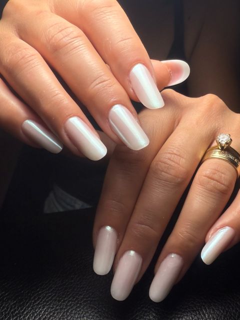 Manichiura constructie unghii cu gel - Stiletto made by Eva Silagyi - from Stailer
