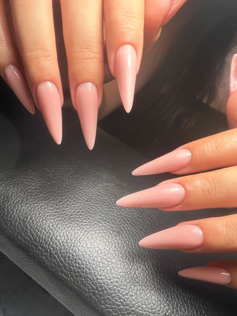 Manichiura constructie unghii cu gel - Ultraslim made by Eva Silagyi - from Stailer
