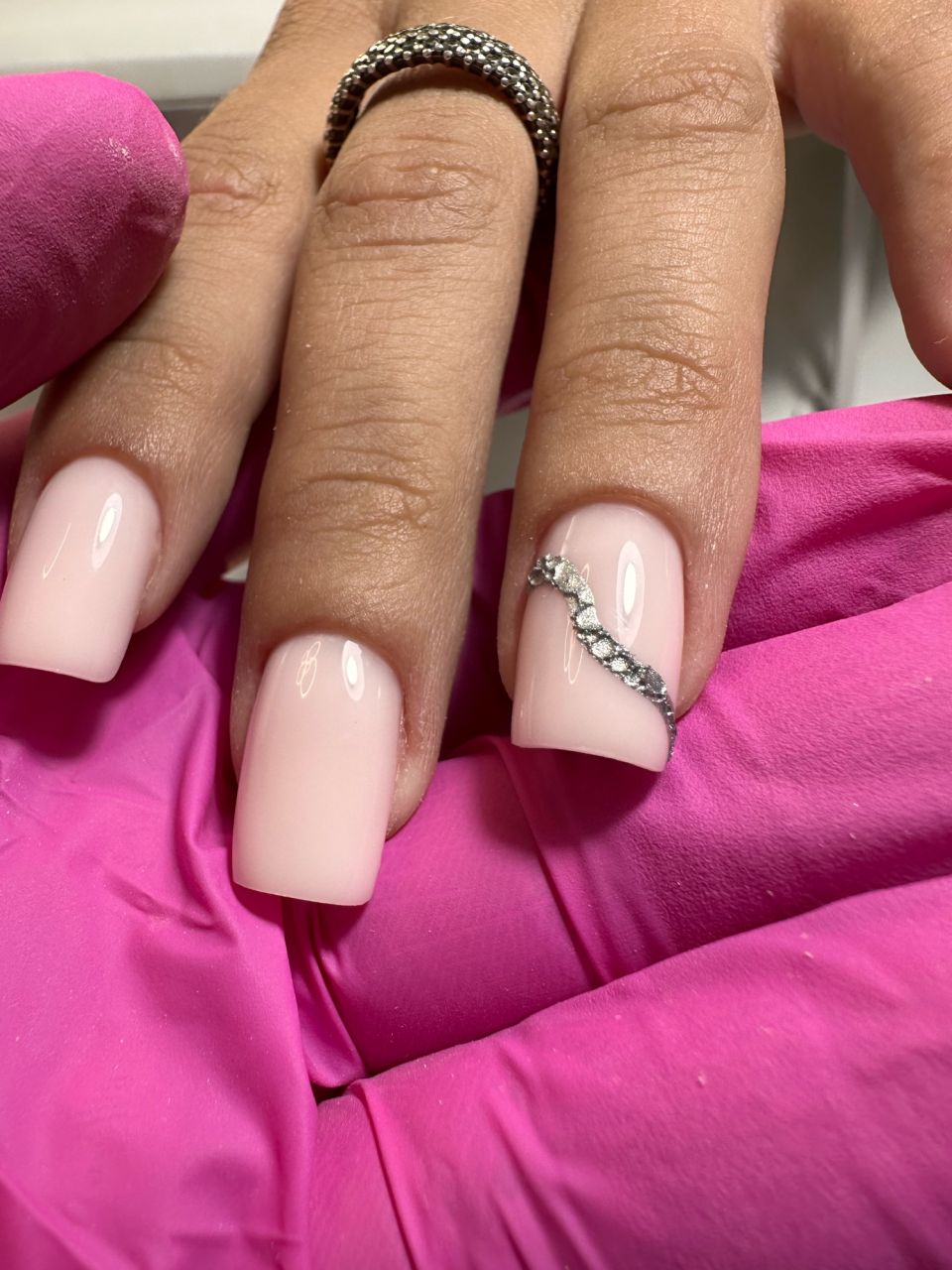 Manichiura constructie unghii cu gel made by Irina Milas - from Stailer