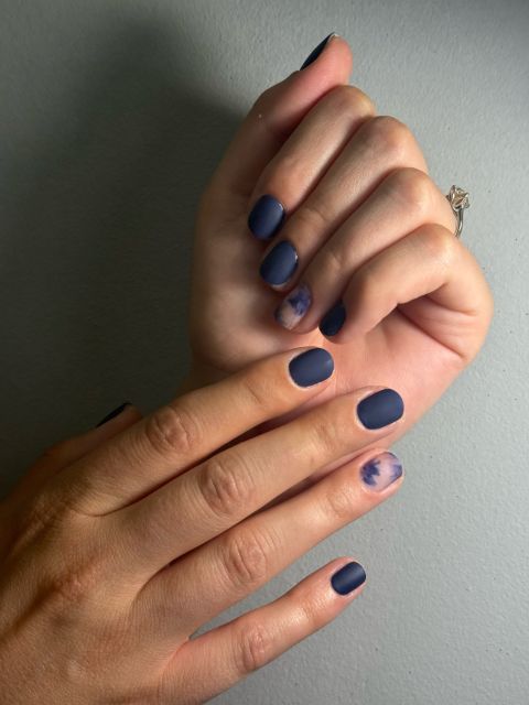 Manichiura cu oja semipermanenta - baza rubber si culoare made by Ariana Muresan - from Stailer
