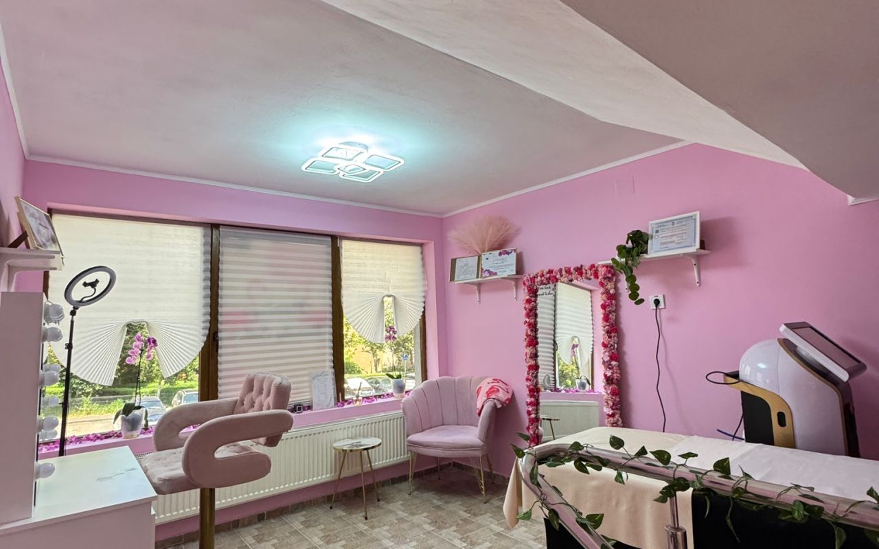 Flamingo Beauty Salon