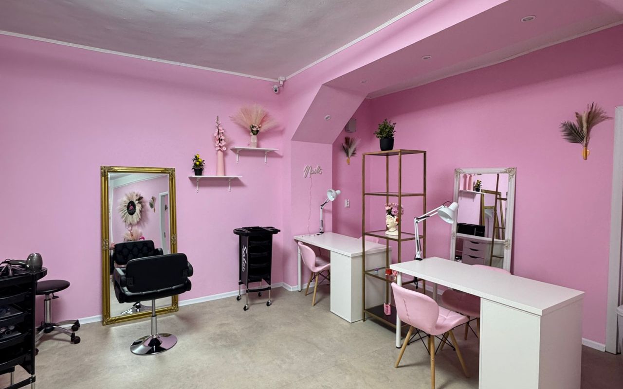 Flamingo Beauty Salon