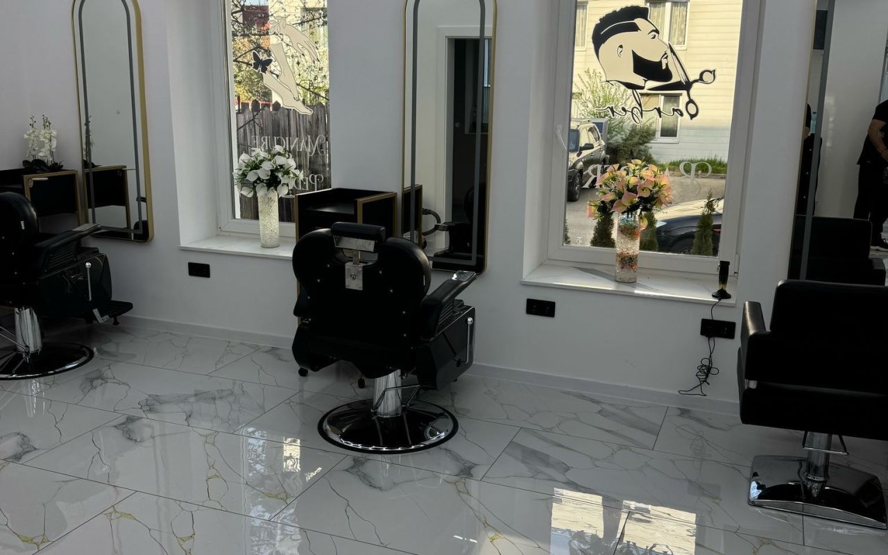 Royal Vibe by Nicoleta Luca