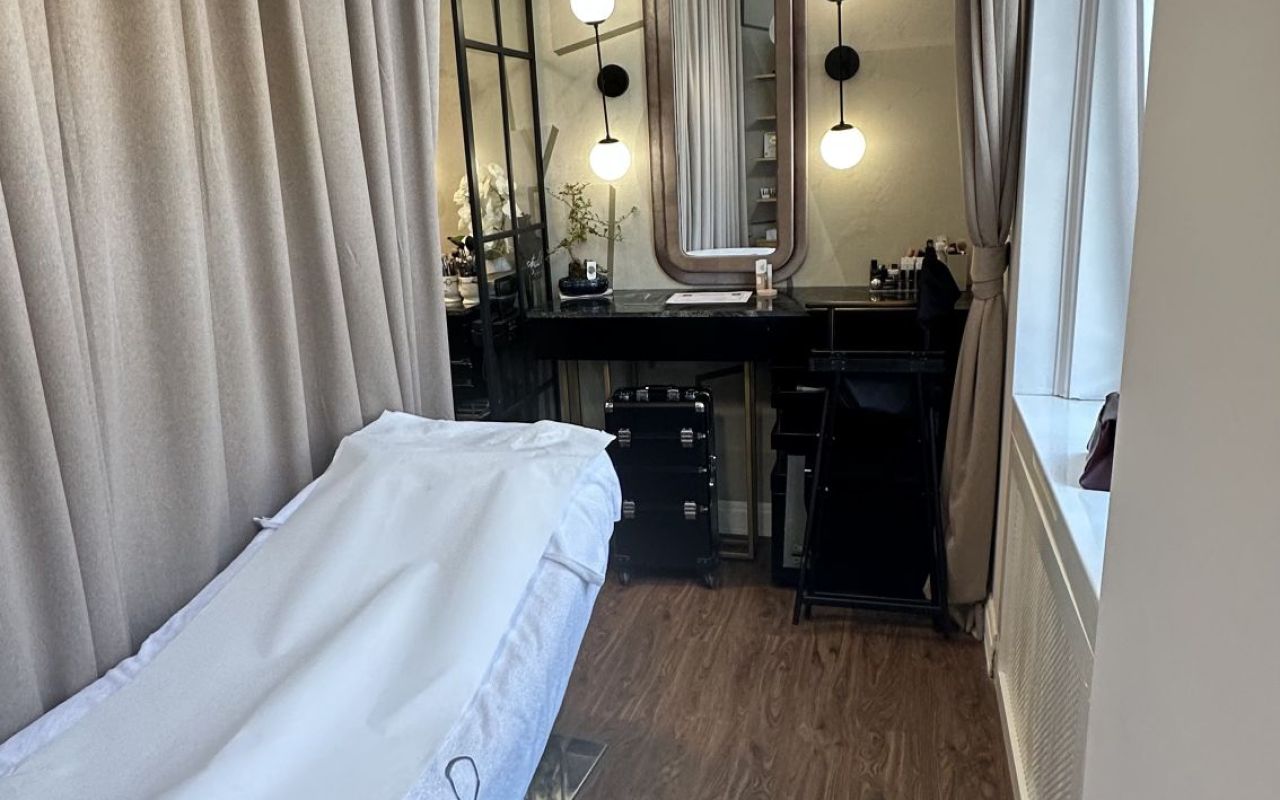 Catwalk by Ramona Mindru