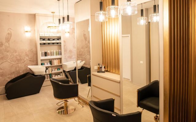 Salon Blossom