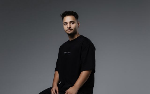 Tudor Saloon - Unirii Tudor Saloon - Unirii