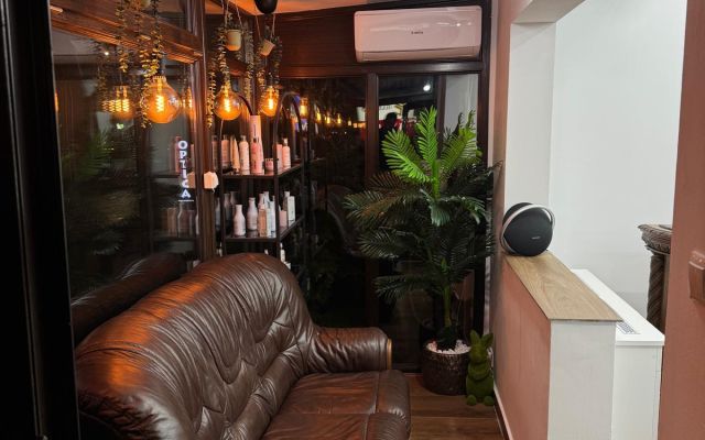 Golden Times Salon