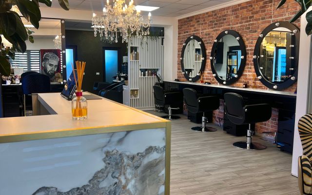 Oana Todorova Hairdresser 