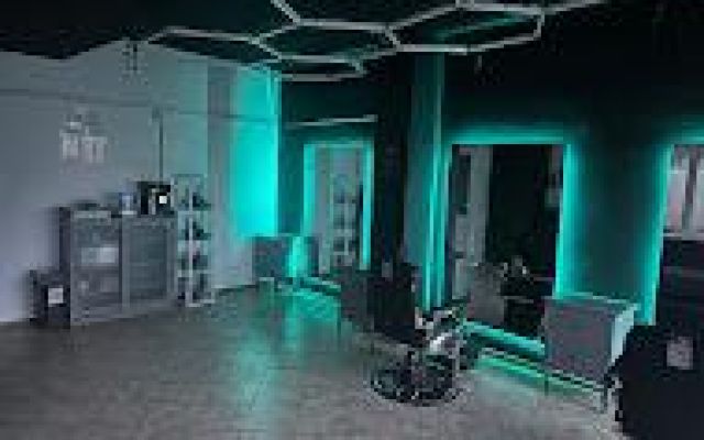 Elegant Barber Lounge