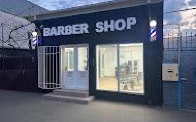 Elegant Barber Lounge
